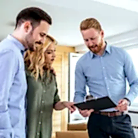 tech talking to customer